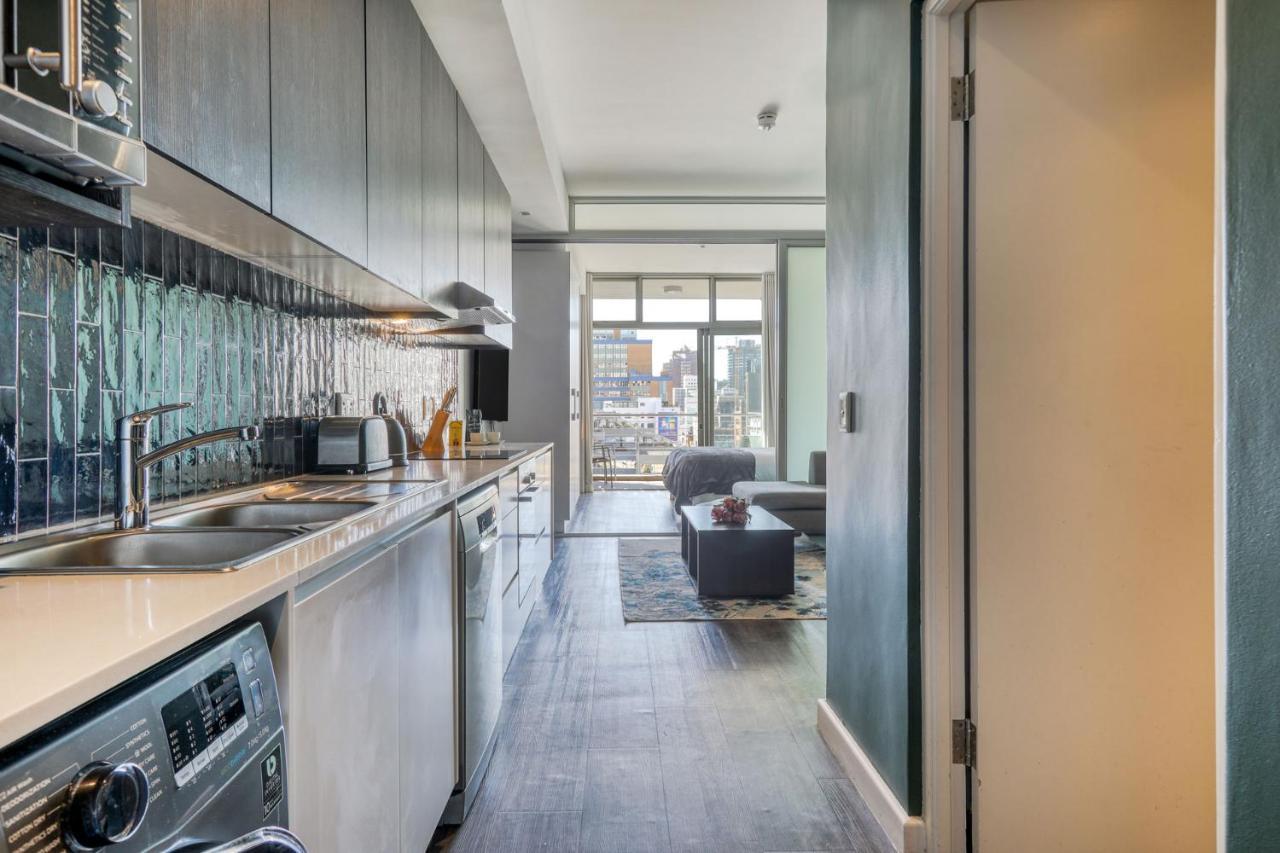 Backup-Powered Colourfull City Balcony Apartment Cape Town Eksteriør bilde