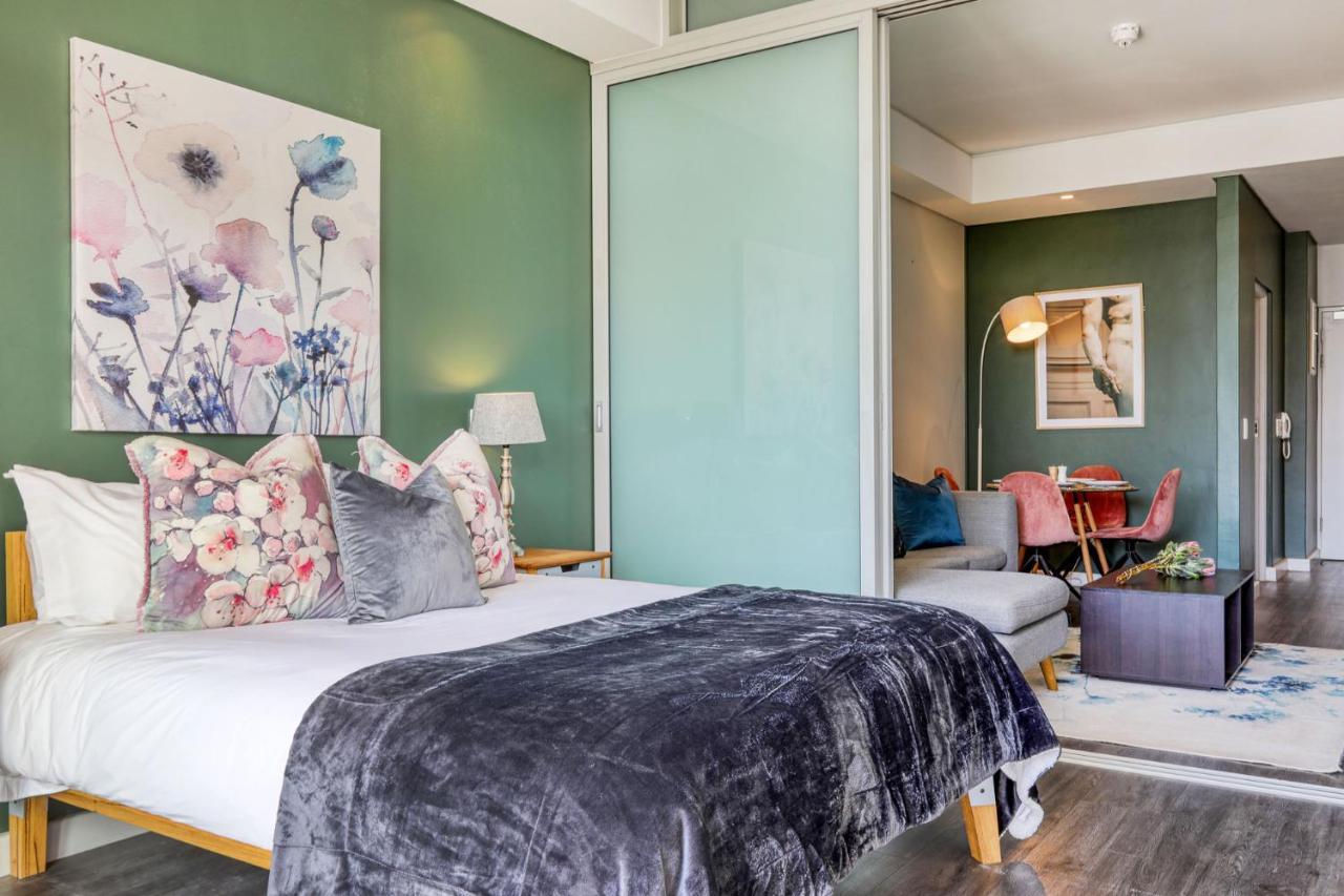 Backup-Powered Colourfull City Balcony Apartment Cape Town Eksteriør bilde