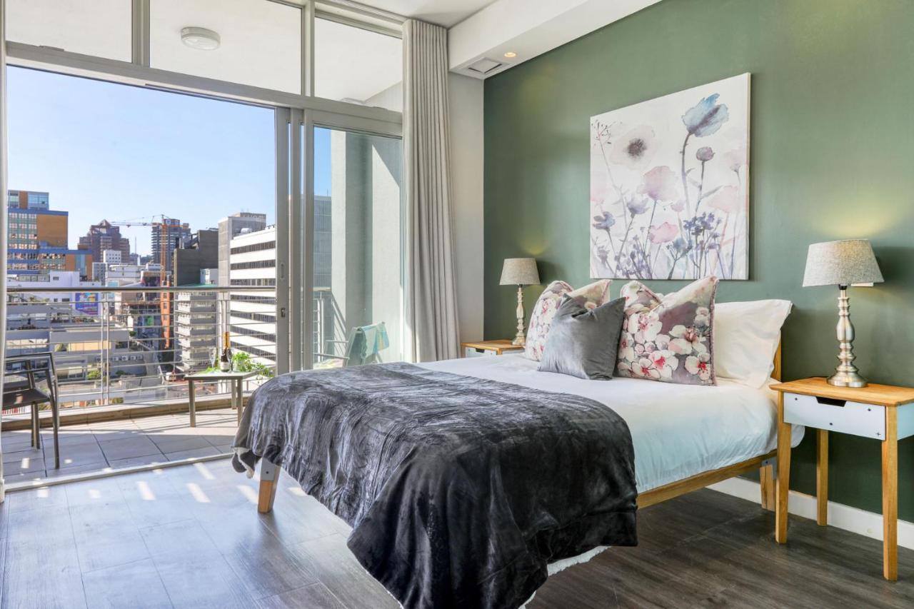 Backup-Powered Colourfull City Balcony Apartment Cape Town Eksteriør bilde
