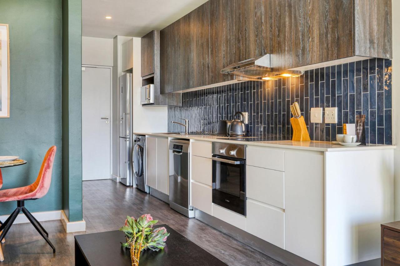 Backup-Powered Colourfull City Balcony Apartment Cape Town Eksteriør bilde