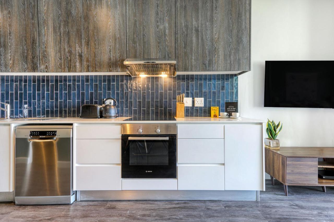 Backup-Powered Colourfull City Balcony Apartment Cape Town Eksteriør bilde